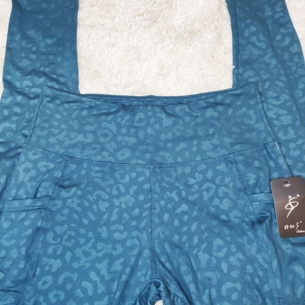High Waisted Leopard Print Teal Athletic Leggings NWT - Picture 9 of 10